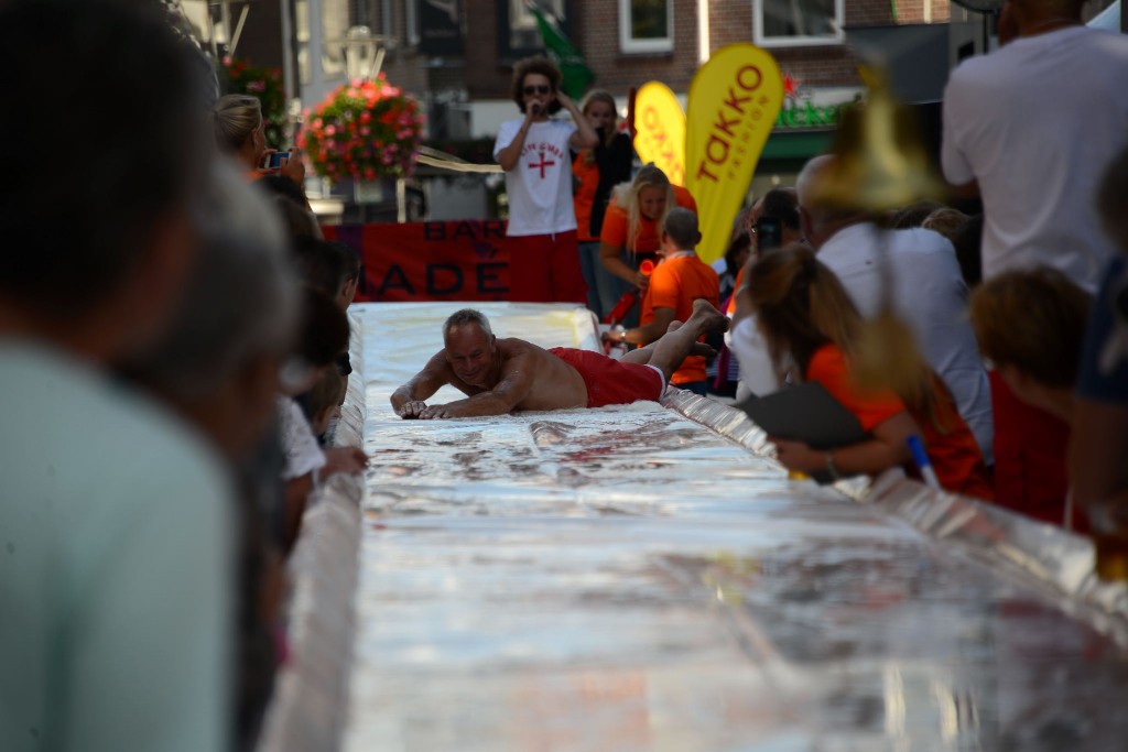 ../Images/Donderdag kermis 035.jpg